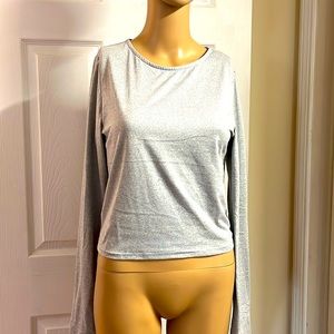 Cropped stretchy gray long sleeve
